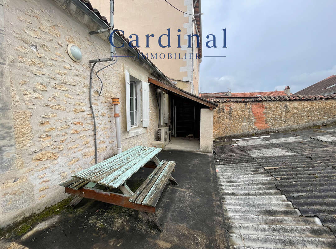 Coup de fusil succession a saisir !!!!! local commercial avec appartement - photo 2