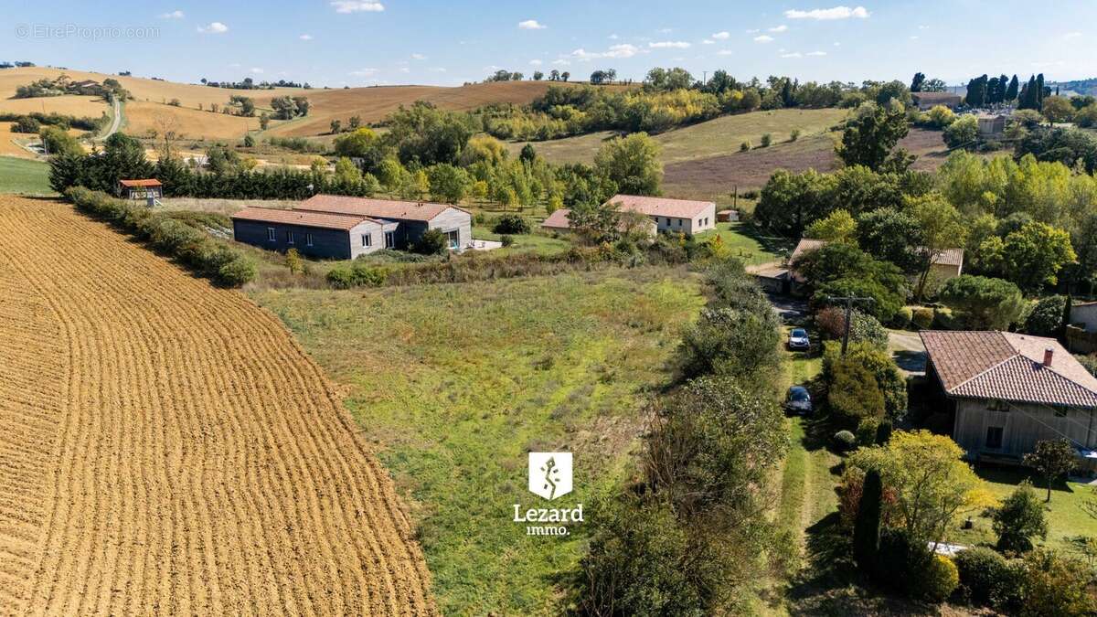Terrain à SAINT-MICHEL-DE-LANES