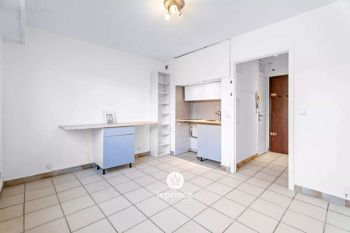 Appartement à VILLENEUVE-LOUBET