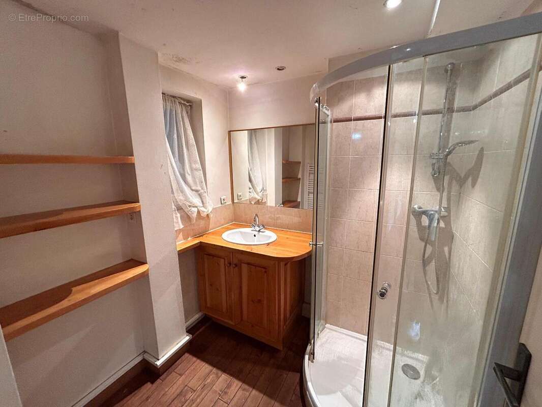   - Appartement à LYON-3E