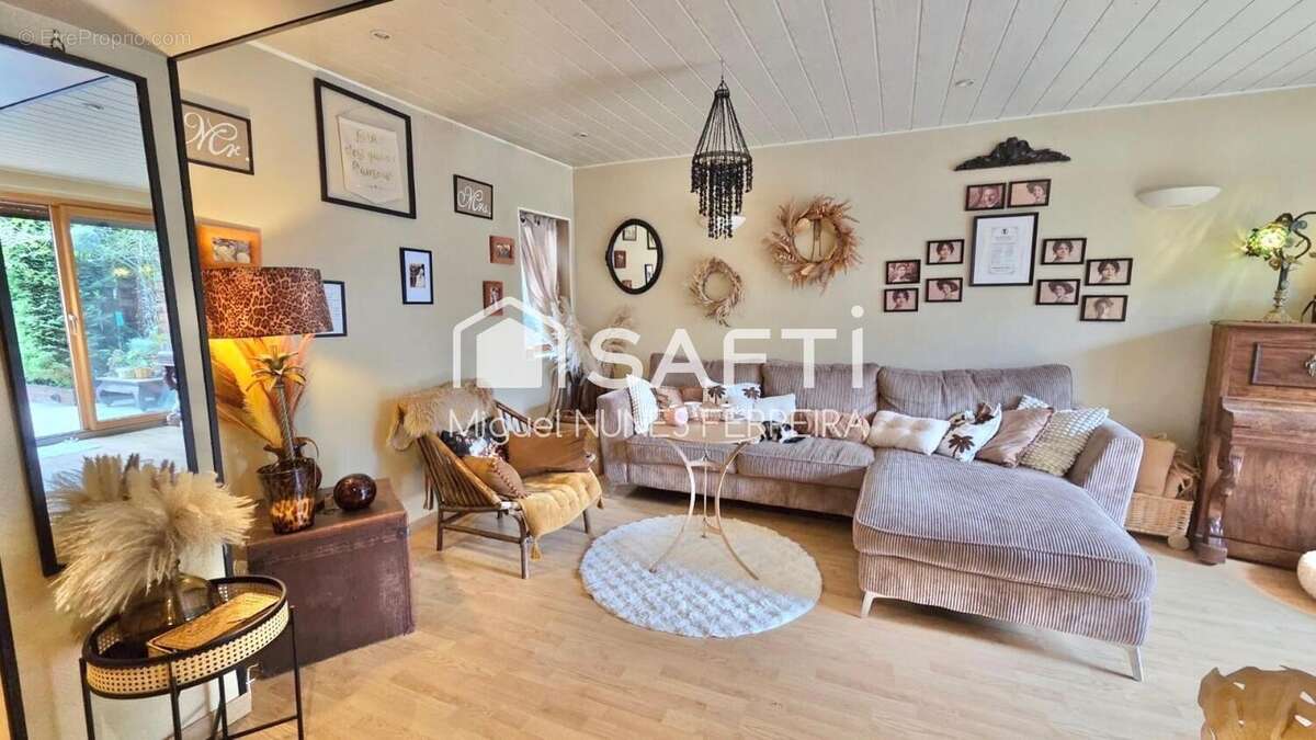 Photo 2 - Maison à PETIT-COURONNE