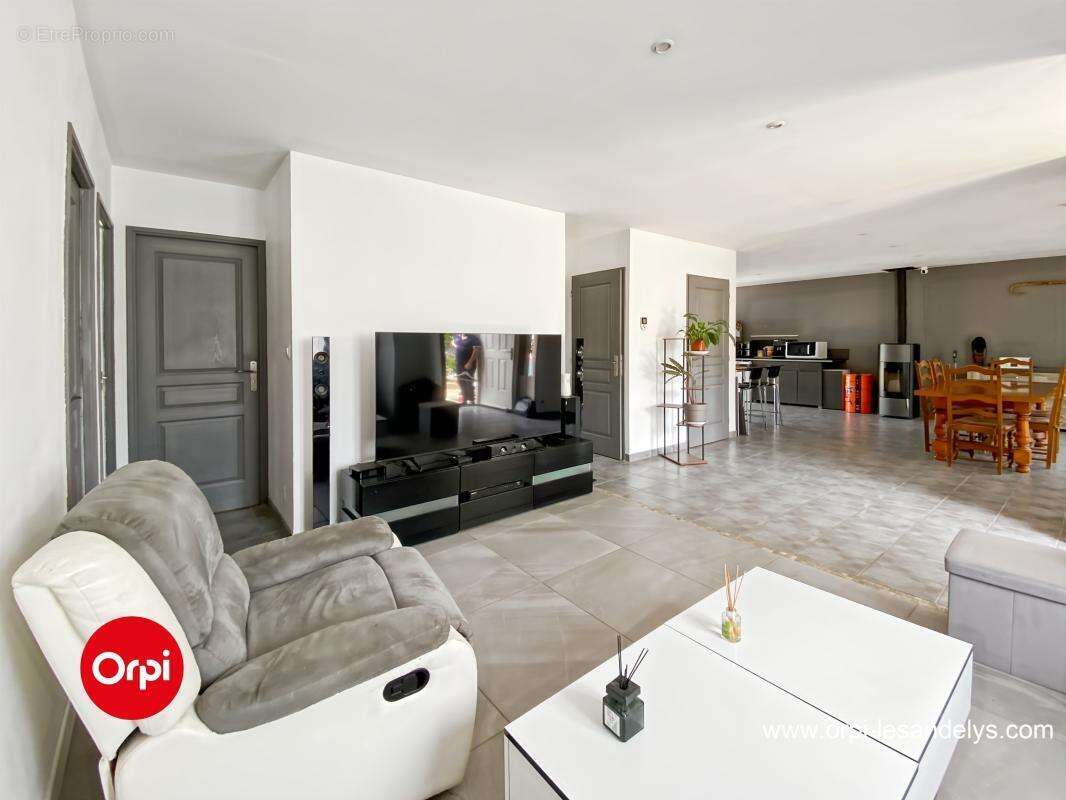 À Vendre Pavillon RT2012 - séjour (42 m²)  3 chambres  Terrain 812 m² - photo 6