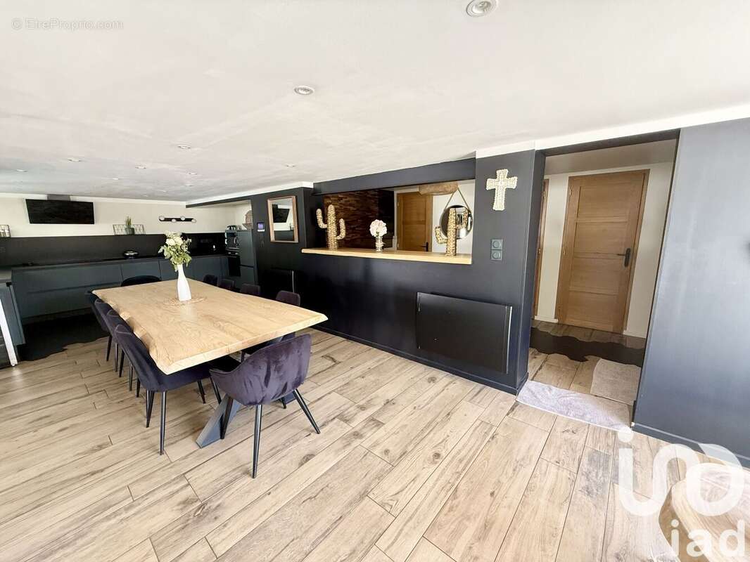 Photo 2 - Maison à ROCHE-LA-MOLIERE