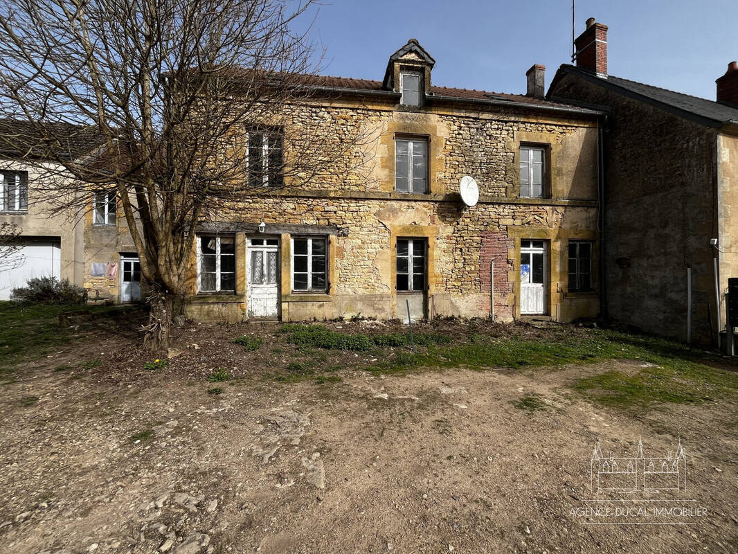 Maison à SAINT-SULPICE