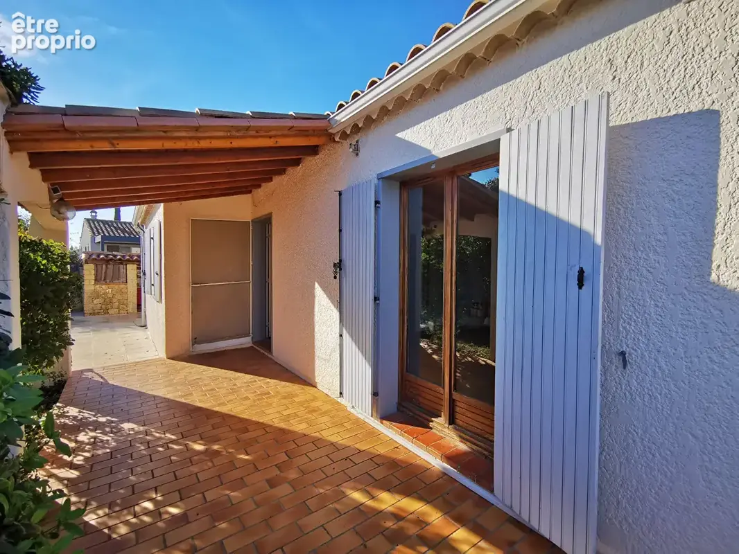 MIRAMAS - Maison T4 de plain-pied 93 m² avec piscine, dépendance et fort potentiel dans un quartier très recherché - photo 4