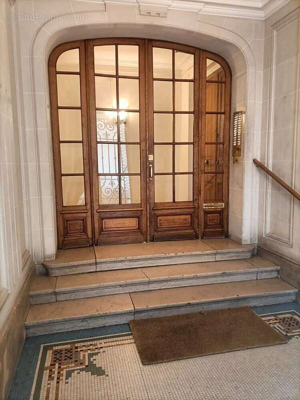 Appartement à PARIS-15E