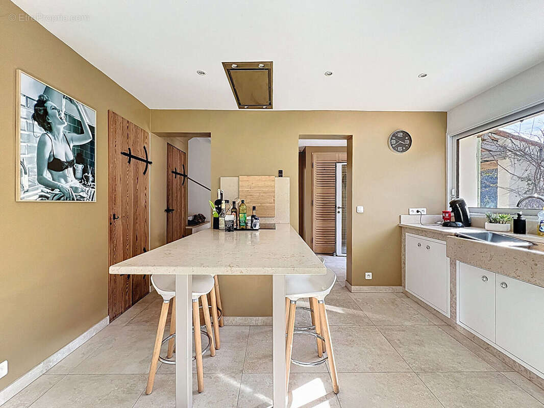 Maison à TOURRETTES-SUR-LOUP