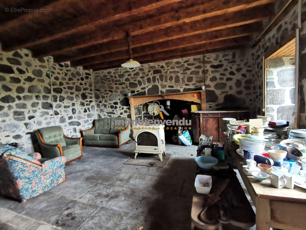 Maison à SAINT-CHAMANT