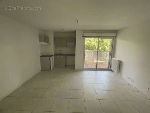 Appartement T2 de 42,50m² à Lormont 33310 - photo 2