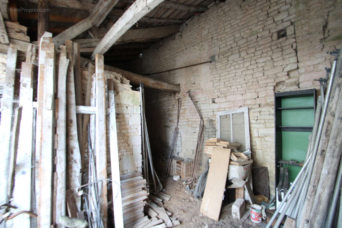 Maison à MARCILLAC-LANVILLE