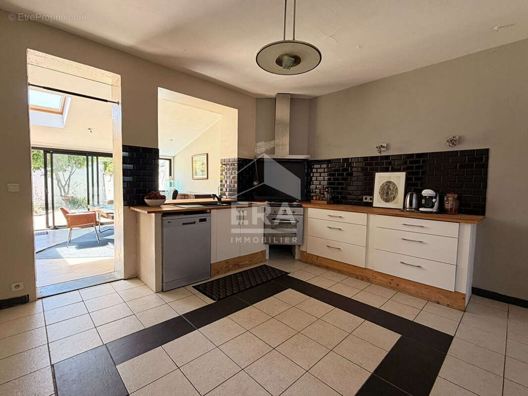 Maison à vendre de 140m2, 4 chambres, La Rochelle - photo 7