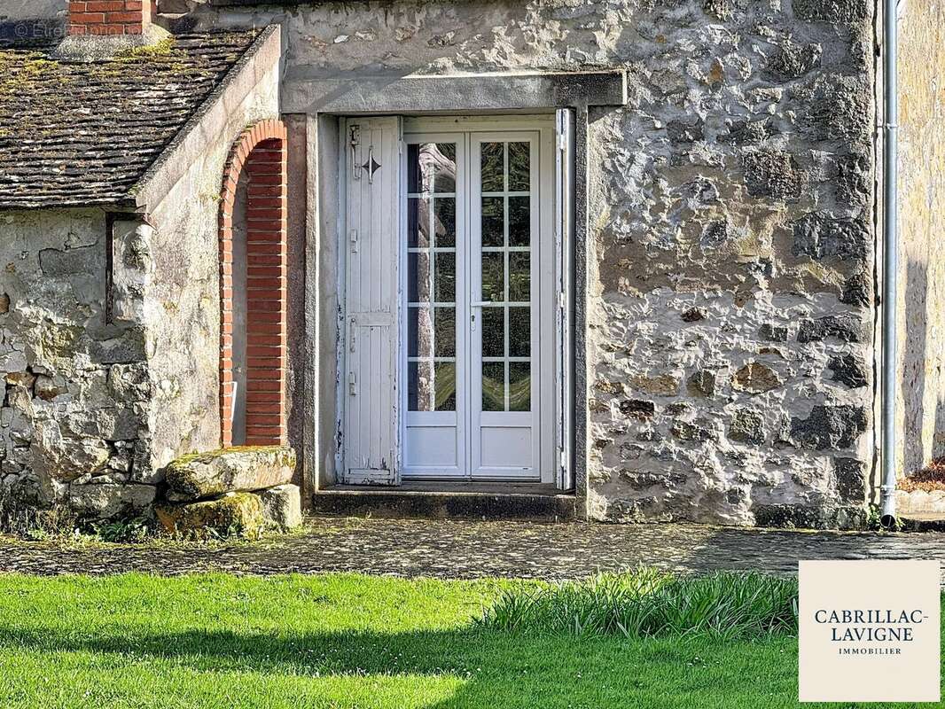 Appartement à VERNOU-LA-CELLE-SUR-SEINE