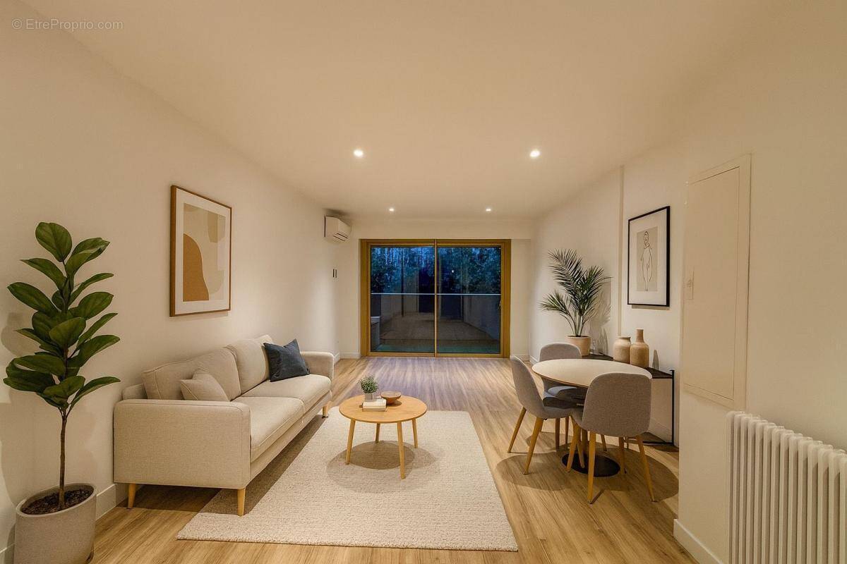 Appartement à LE CANNET