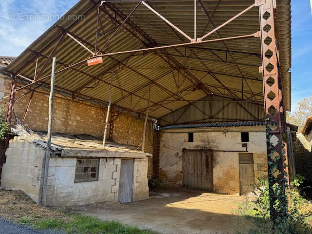 Maison à SAINT-SORLIN-DE-CONAC