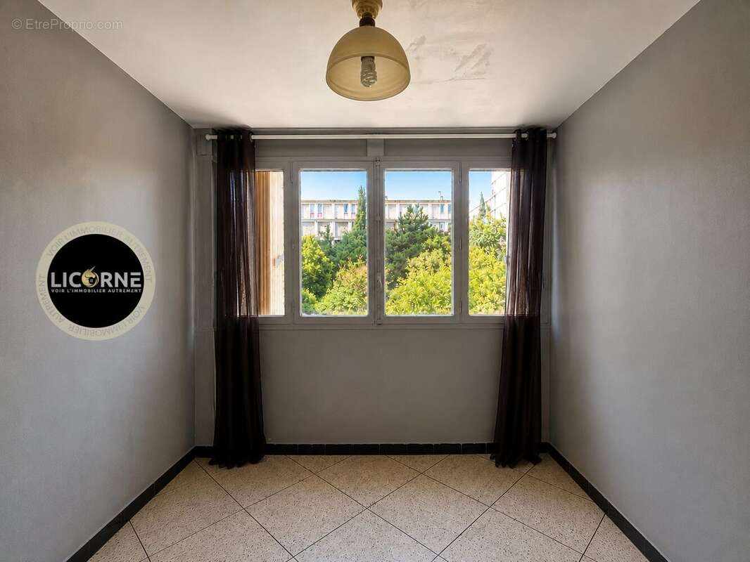 Appartement 74 m² à Marseille-3e  - photo 6
