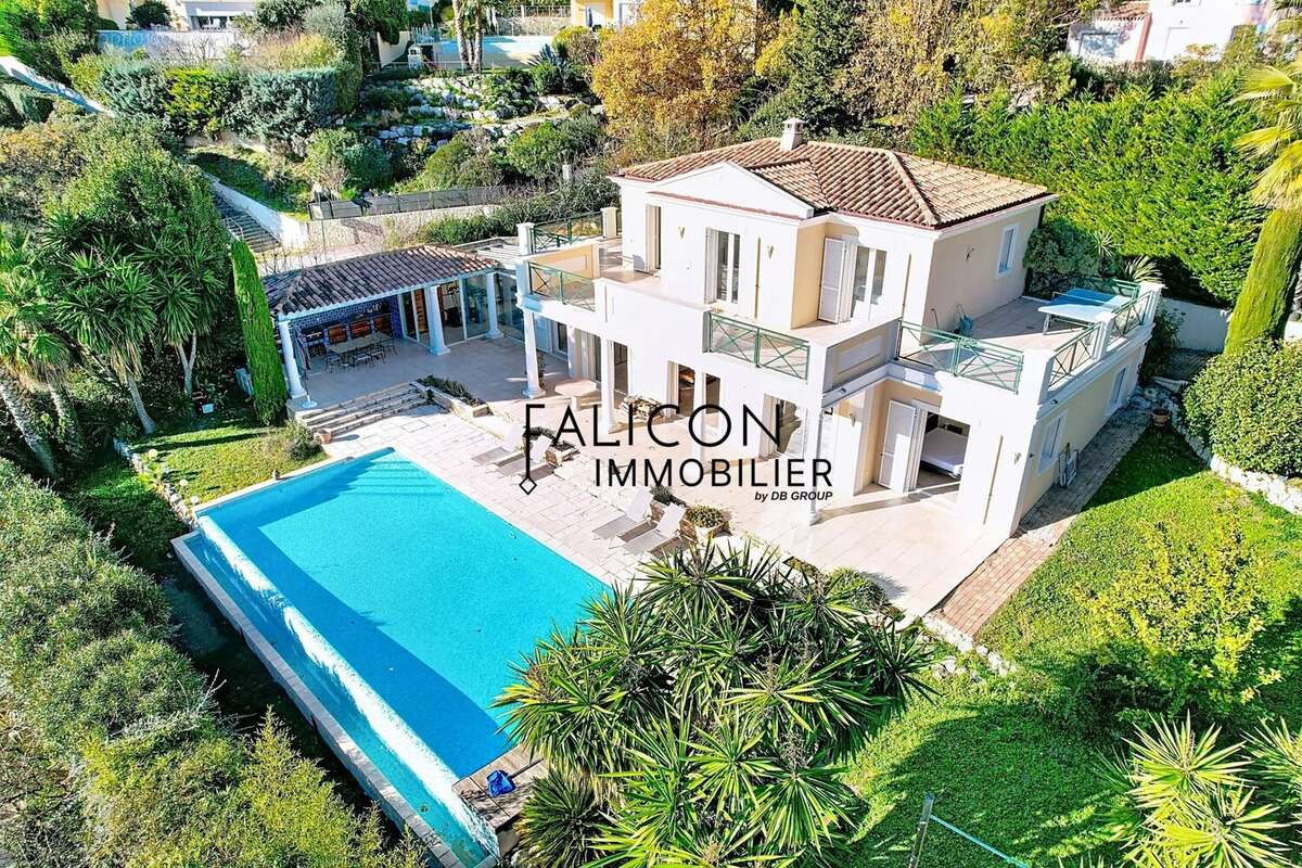 Superbe Villa d'Architecte dans un Domaine Privé sur les Hauteurs de Falicon - photo 3