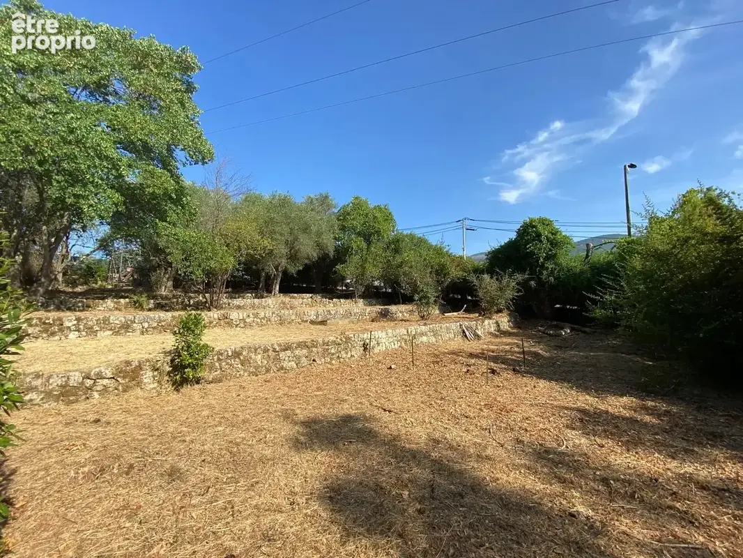 Terrain à bâtir de 846 m² à GRASSE (06) - photo 5