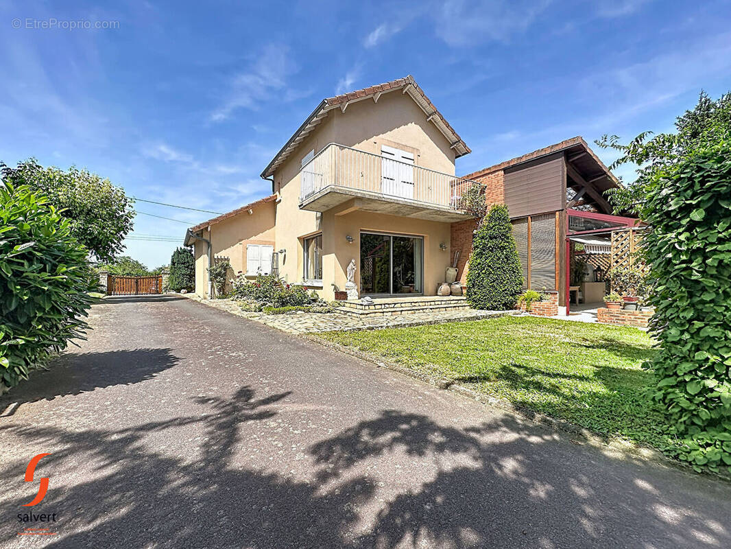 Maison à PREMILHAT
