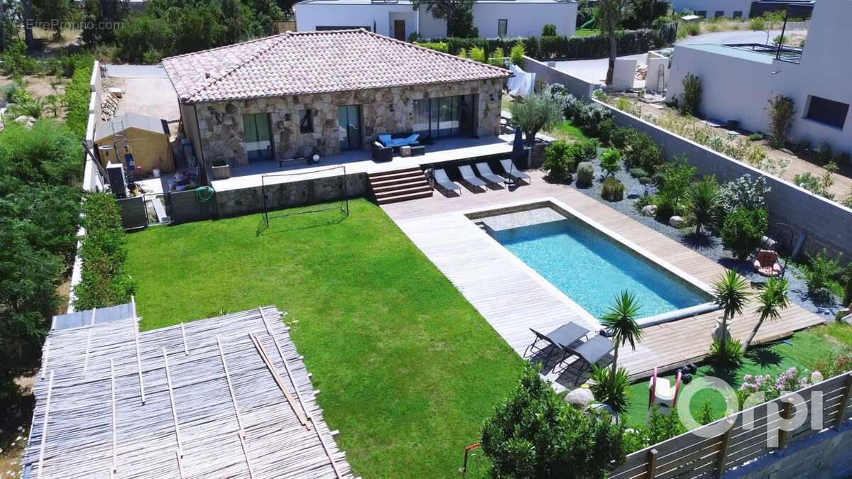Villa, 3 chambres avec piscine, Lecci - photo 2