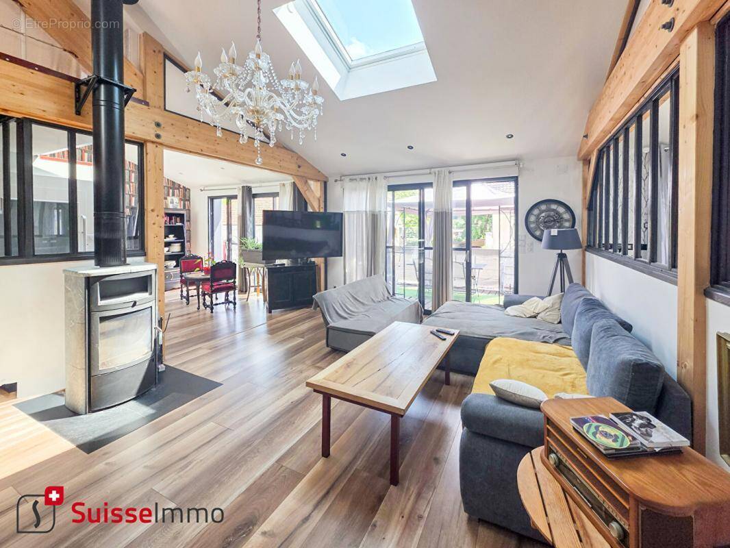 Maison à VALLEROIS-LE-BOIS