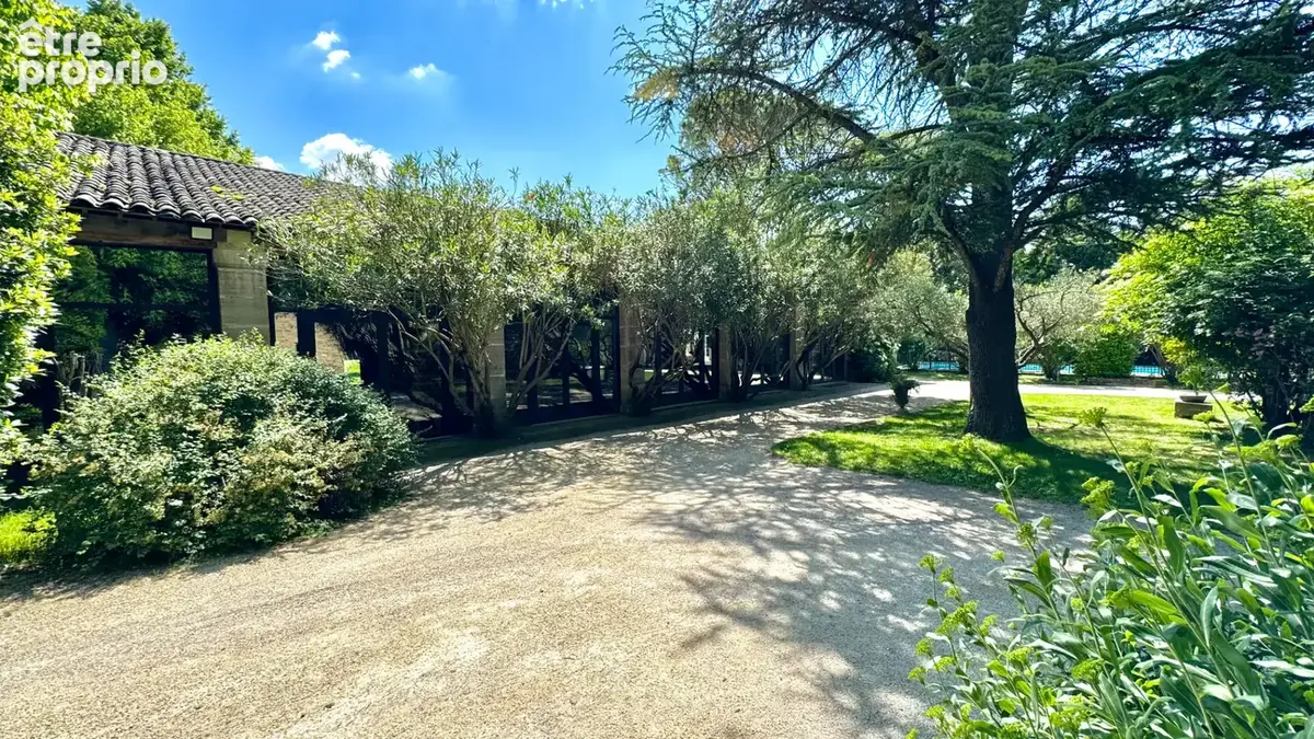 Demeure de prestige de 1400 m² avec piscine et parc arboré de 8 800 m². - photo 15