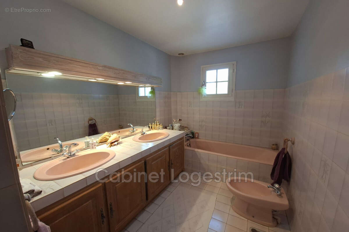 Maison 112 m² à Milhaud  - photo 6