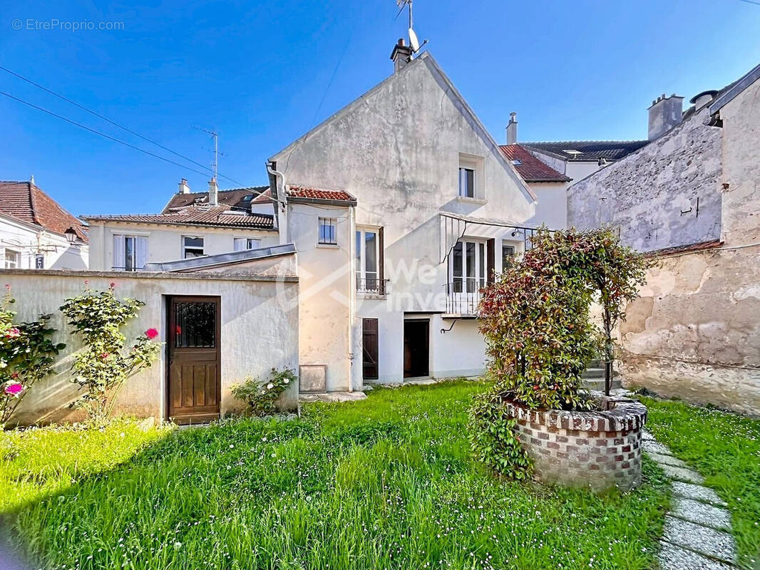 Maison à CRECY-LA-CHAPELLE