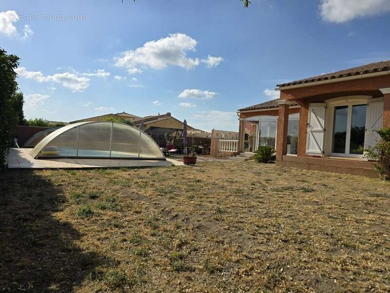 Villa familiale de plain-pied – 181 m² – 5 chambres – piscine – véranda – terrain de 916 m² - photo 17