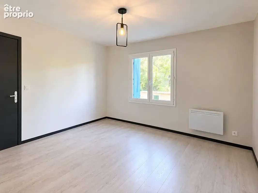Maison T3 avec cour au coeur du village - photo 3