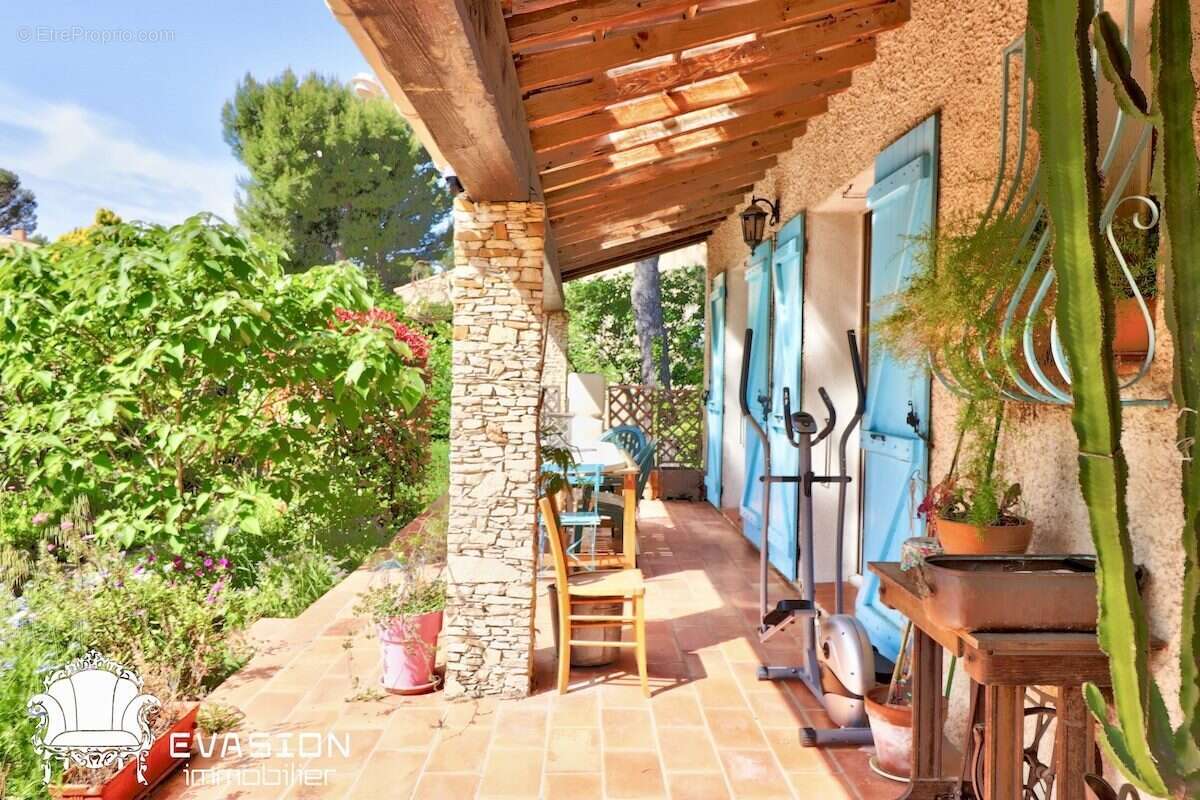 Maison 140 m² à Carnoux-En-Provence  - photo 2