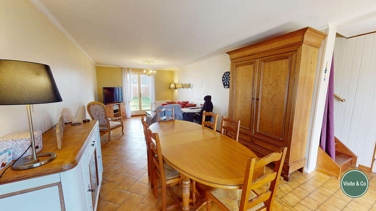 Maison à ARGENCES