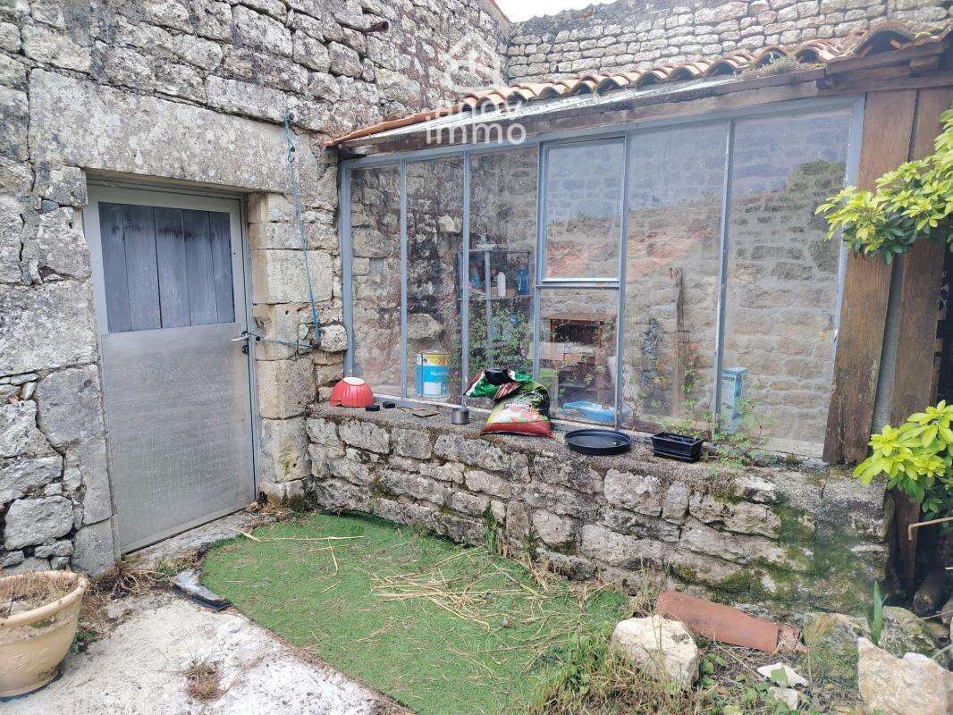 Maison à LONGEVES