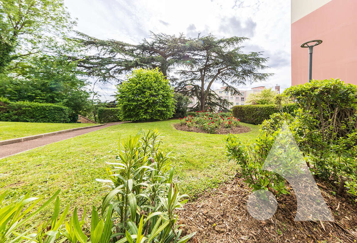 Appartement à SAINT-PIERRE-DU-PERRAY