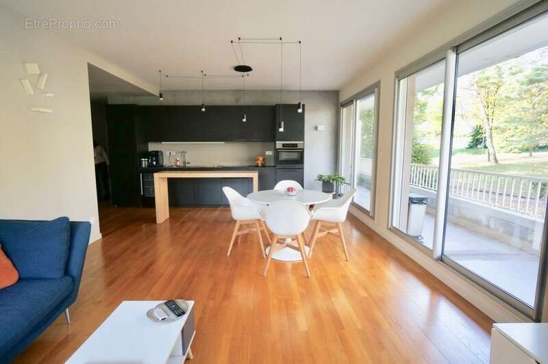 Appartement à MEYLAN
