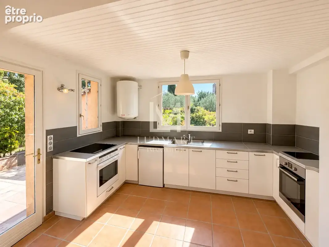 Propriété à vendre à Lorgues   225 m2 habitables, 5 chambres, maison d’amis, piscine et terrain de 4 000 m2 - photo 37