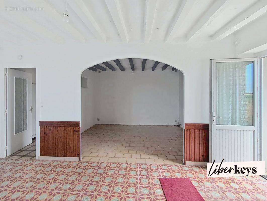 Ensemble immobilier à rénover – 3 habitations – Idéal gîtes ou projet familial - photo 3