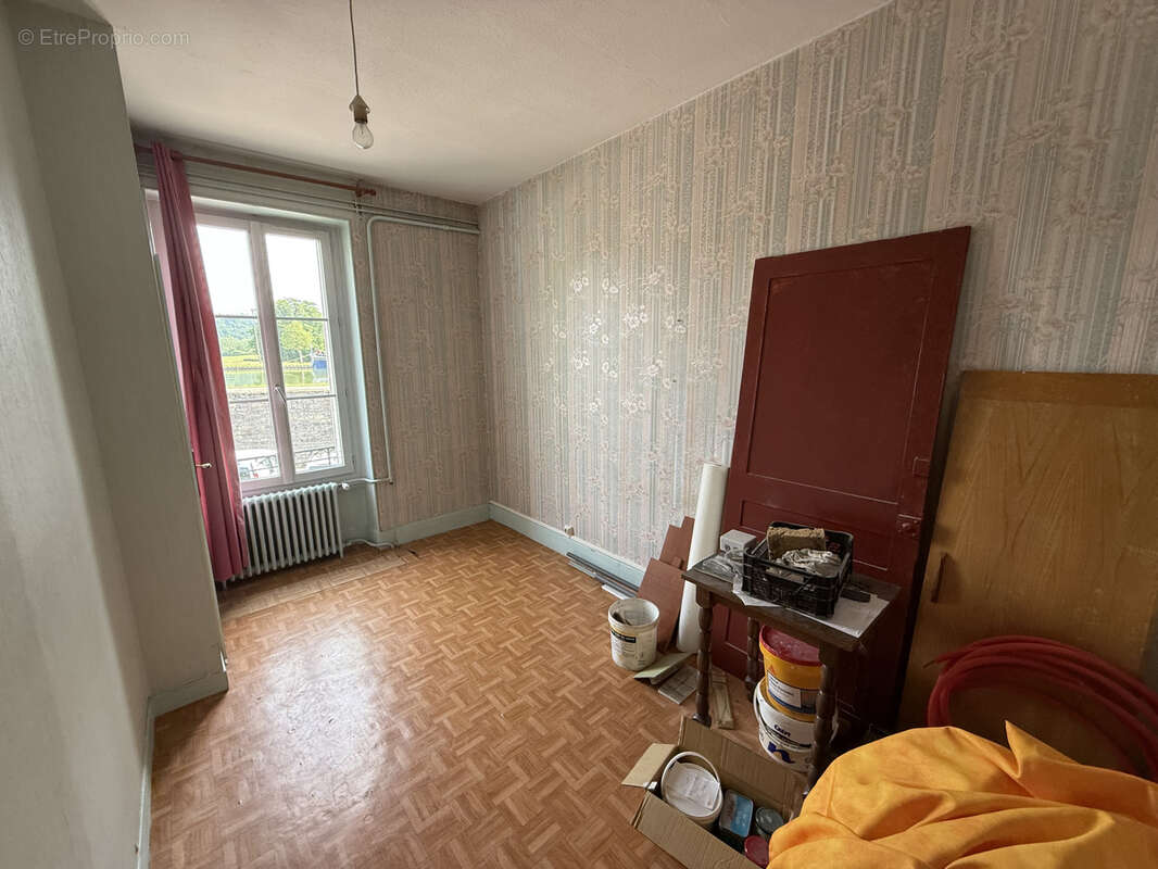 Commerce à MONTBARD