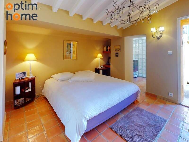 Aix-en-Provence - Superbe Mas Provençal T7 du 18ème Siècle de 275 m² entièrement rénové, sur 6000 m² de terrain, au calme et san - photo 18
