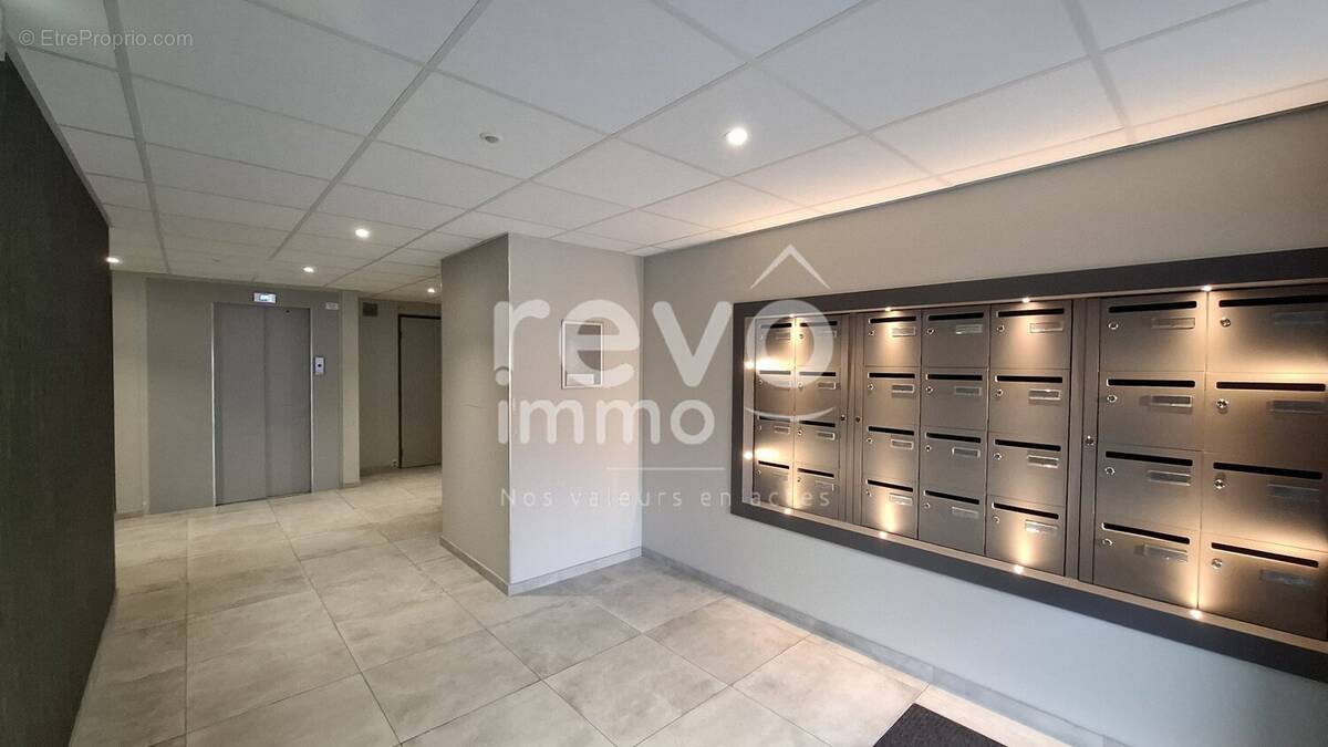 Appartement t2 - 54 m² - garage - photo 2