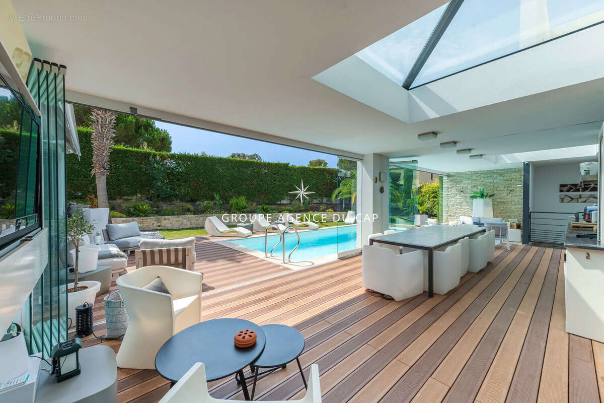 Villa contemporaine 9 pieces  250 m2  saint-raphael - photo 3