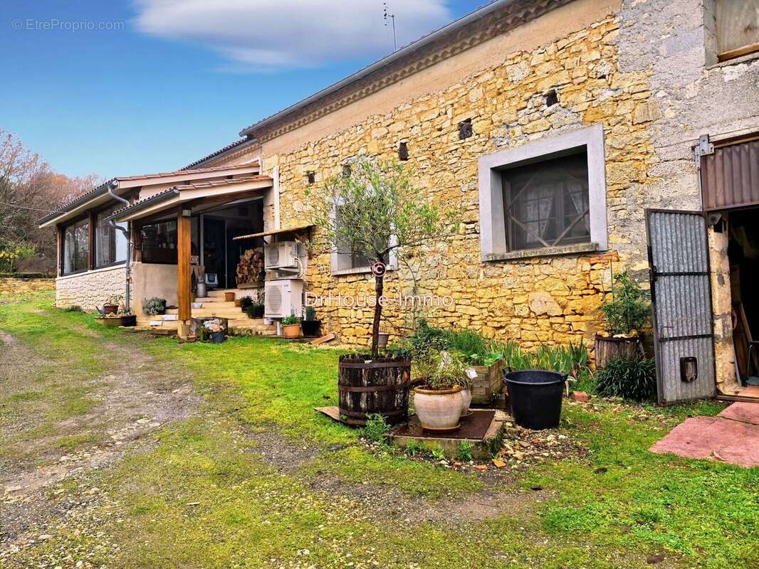 Maison à VAUNAC