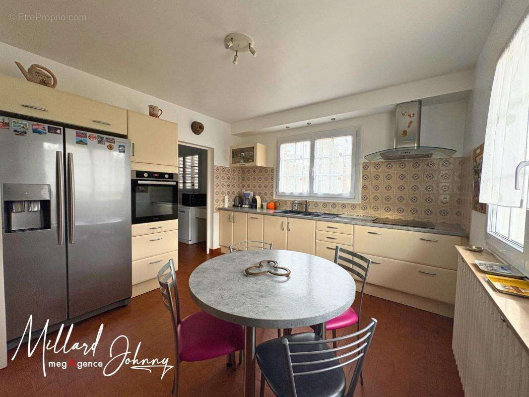 Maison à SAINT-LEGER-SUR-DHEUNE