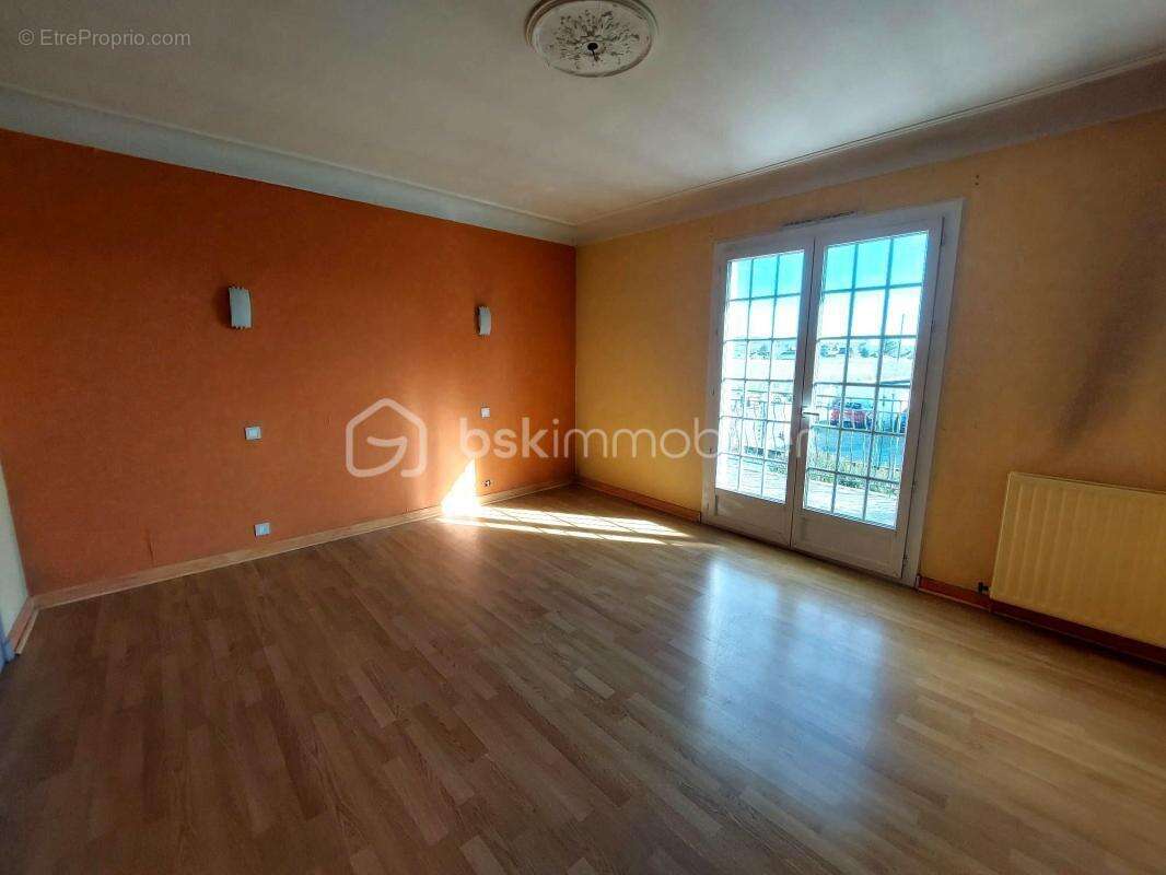 Maison à SERRES-CASTET