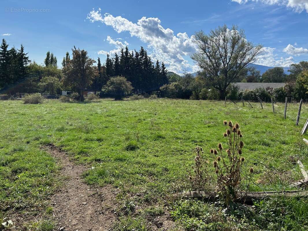 Terrain à LA ROCHETTE