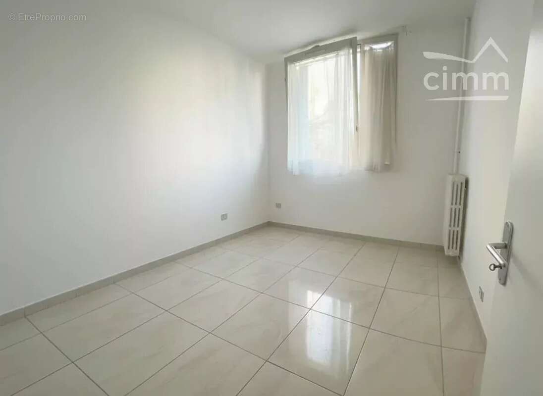 Appartement à LYON-8E