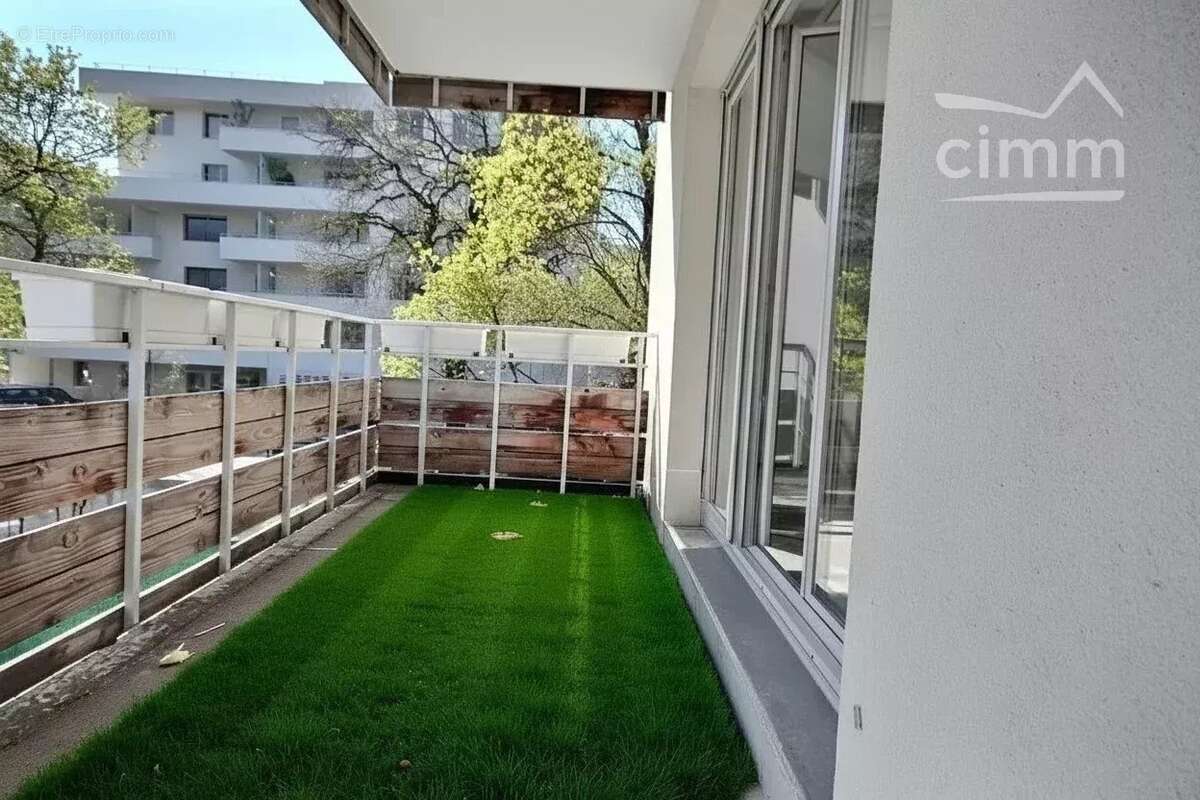Appartement à MEYLAN
