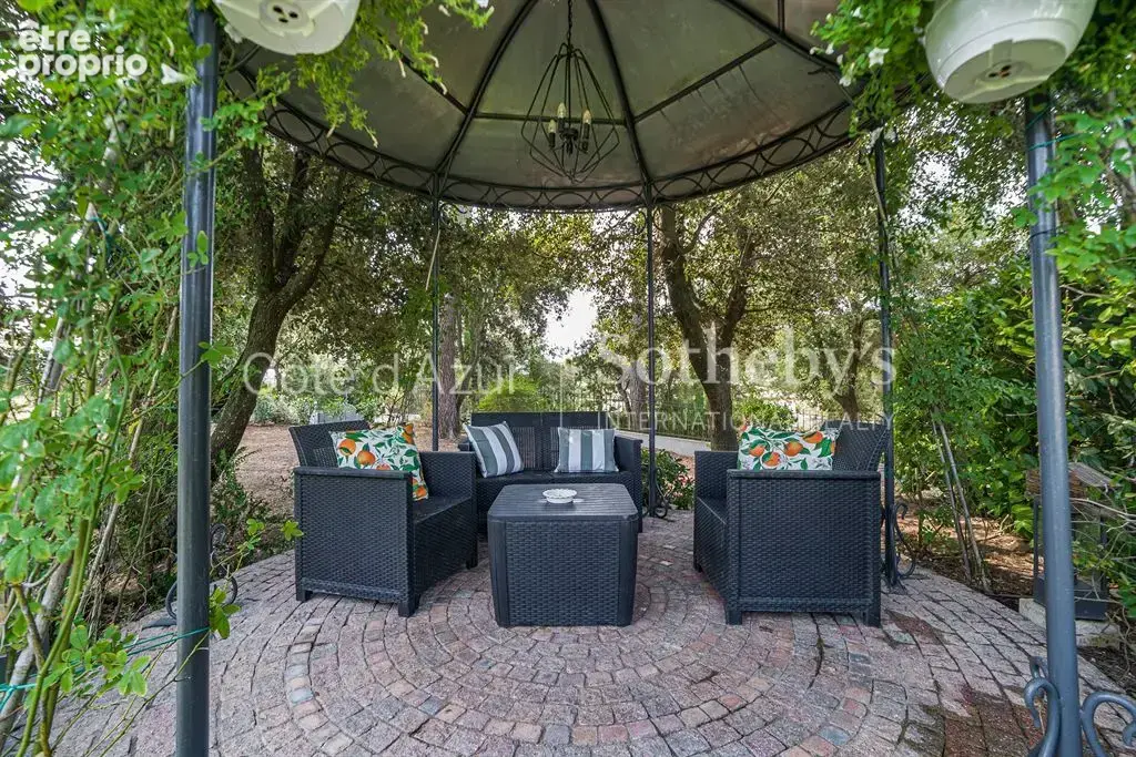Mougins, villa contemporaine rénovée dans le domaine Les Parcs de Mougins - photo 20