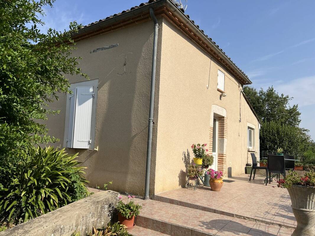 Maison à SAINT-URCISSE