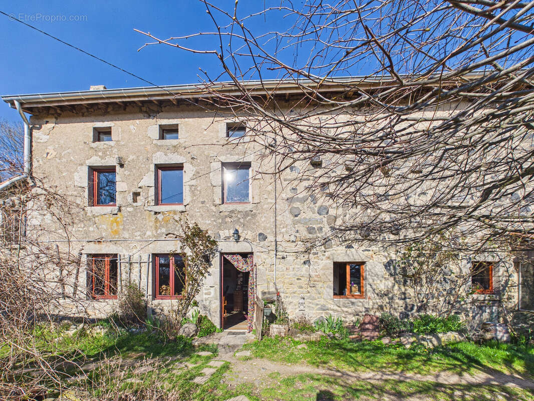 Maison à SAINT-ANDRE-DE-CHALENCON