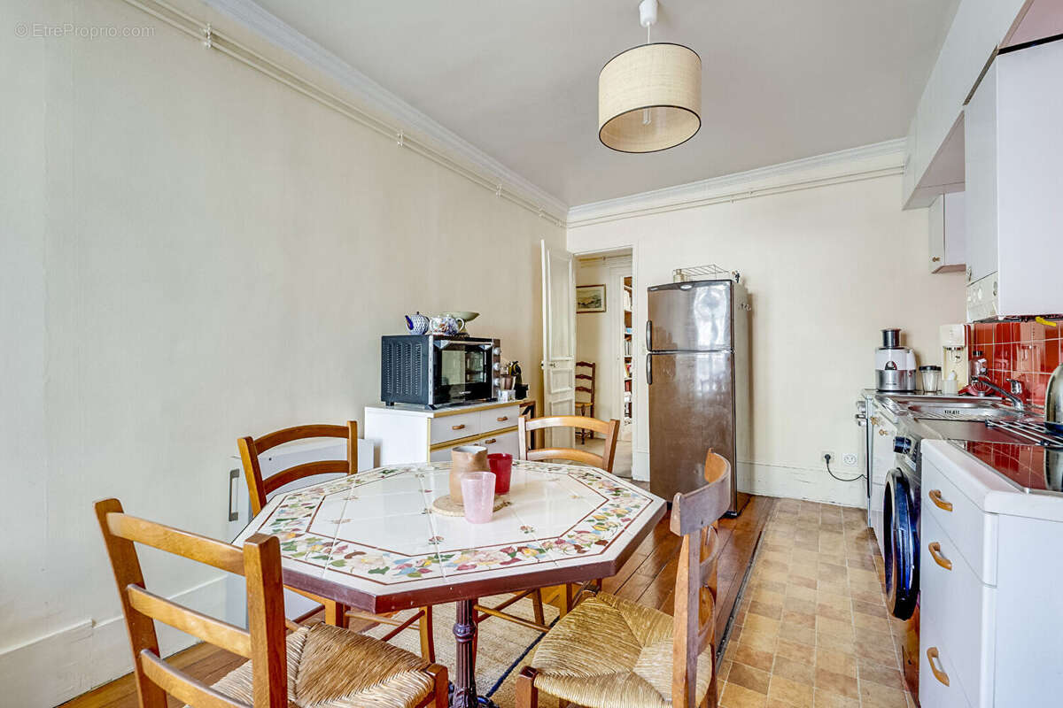 Appartement à PARIS-14E